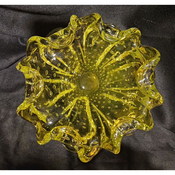 Murano Double-Ruffle Controlled Bubble Yellow Candy Dish (8") - Picture 7 of 10